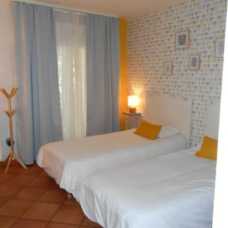 Athena 2* Agde