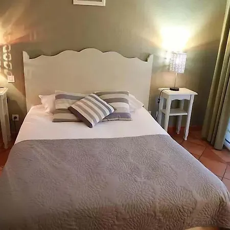 Athena Hotel 2*