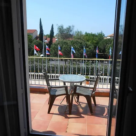 Athena 2* Agde