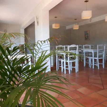 Athena Hotel 2*