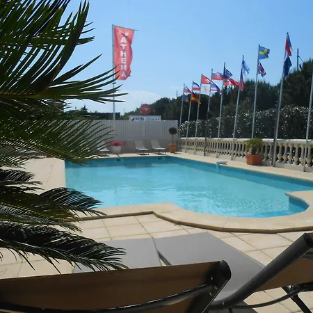 Hotel Athena 2*
