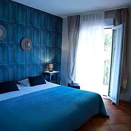 Athena Otel 2*